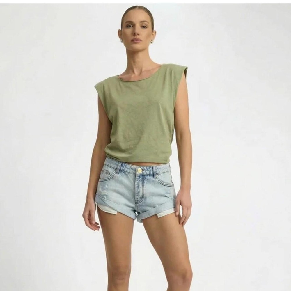 One Teaspoon Bandits distressed denim shorts size 30
